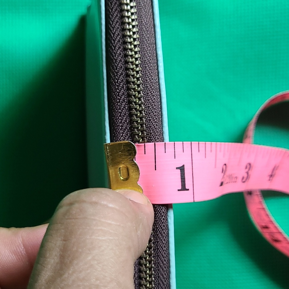 Crown 👑 Pouch 👝 - Picture 8 of 8